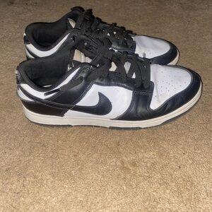 Nike Men's Black and White Sneakers